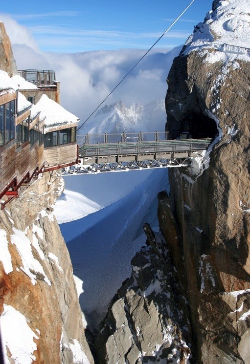 Aiguille%2Bdu%2BMidi%2Bin%2BChamonix%2BMont%2BBlanc,%2BFrance..jpg