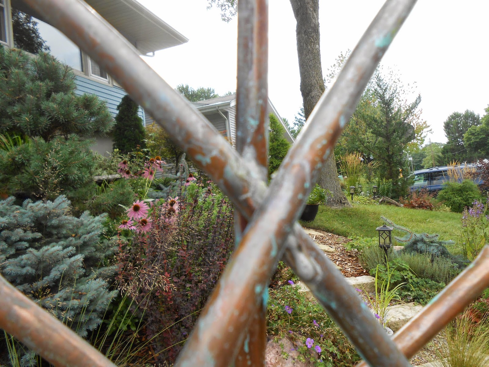 Sproutsandstuff DIY Copper Garden Art from Copper Tubing