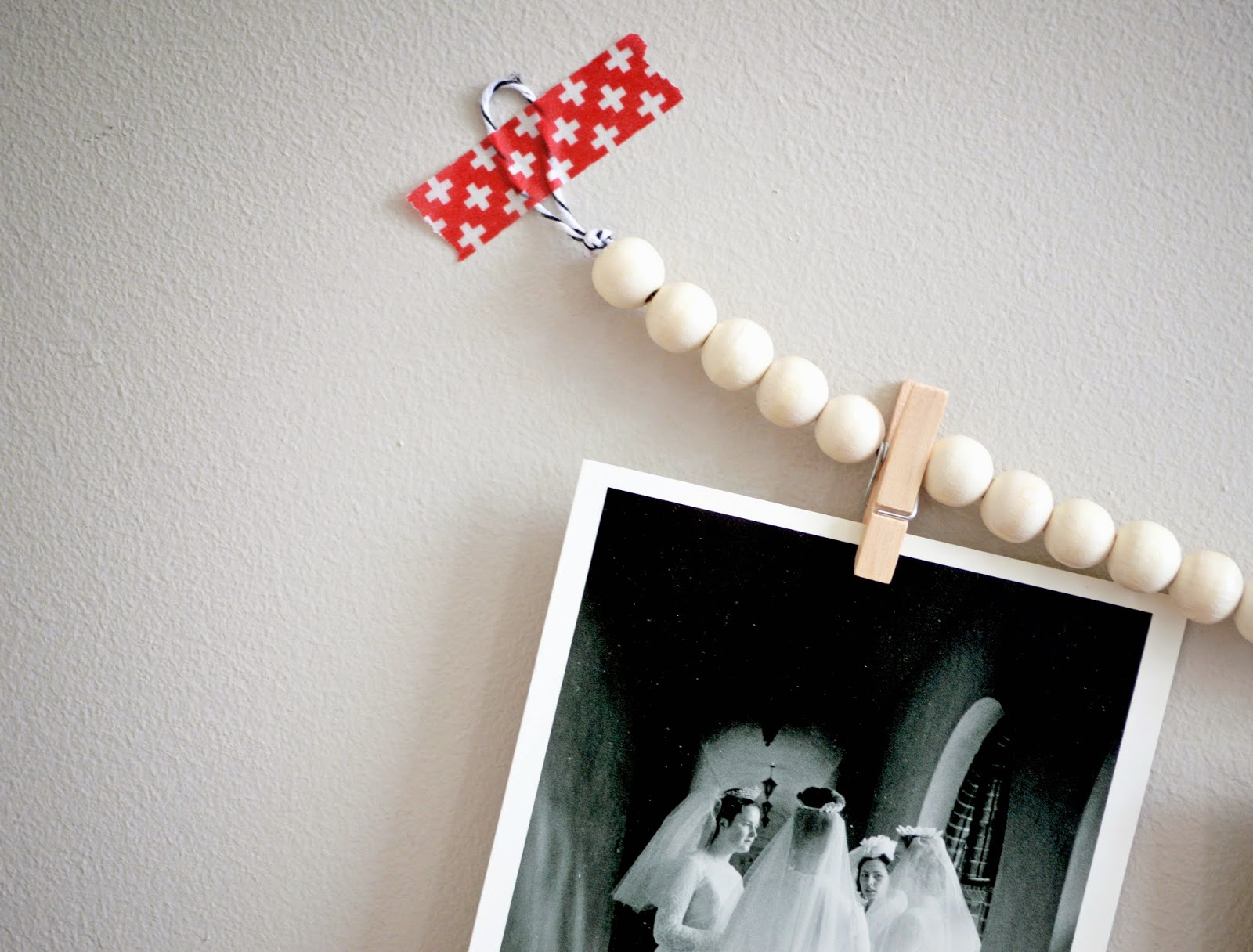 invisible crown The one with beads and clothespins