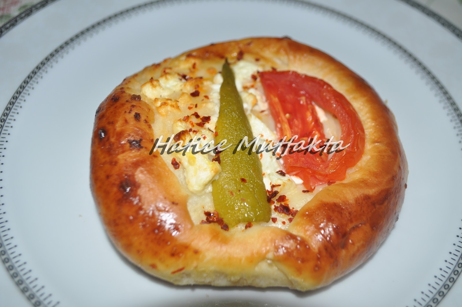 Hatice Mutfakta Kahvaltılık Pizza Poğaçalar