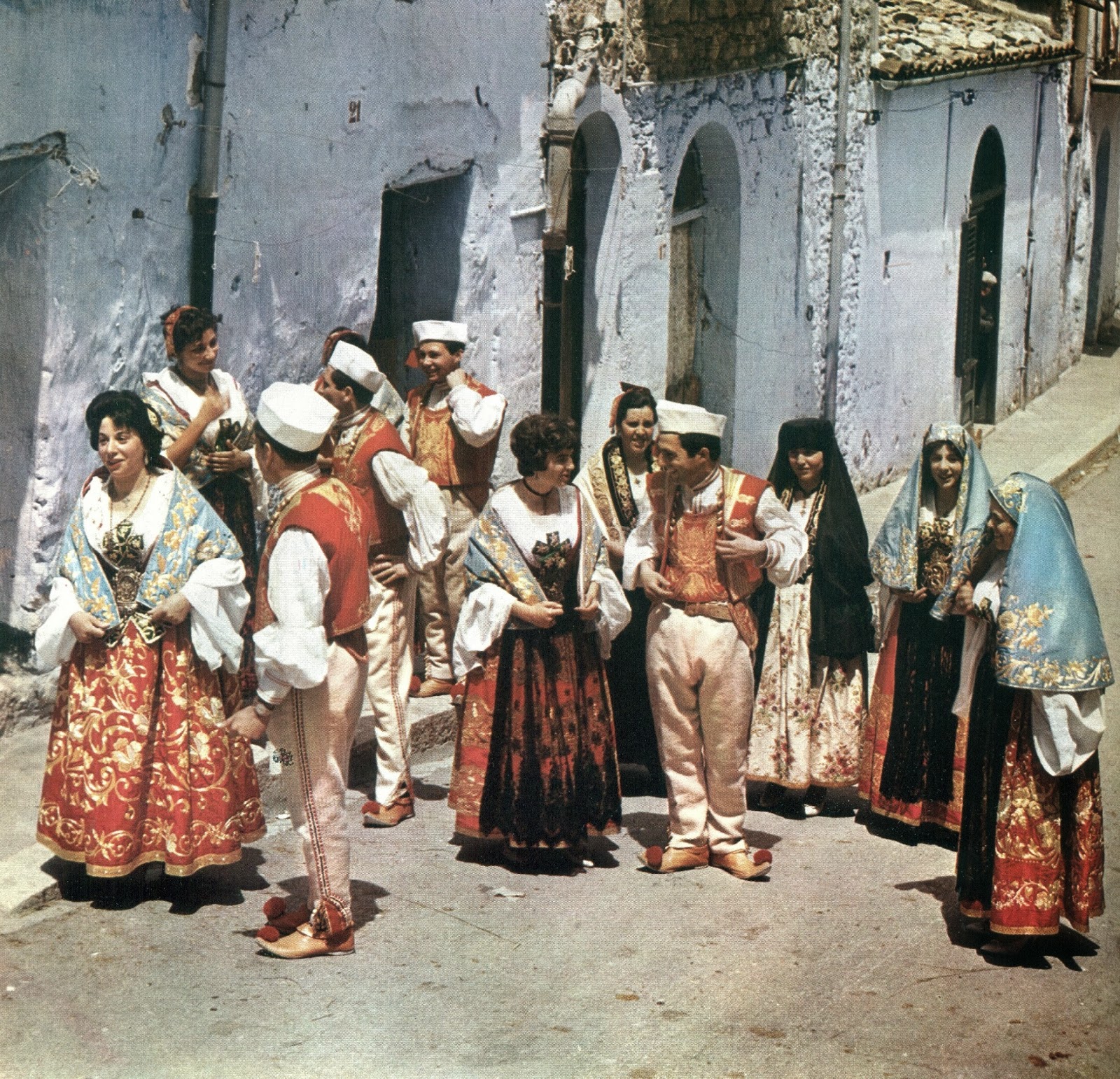 ReportageSicilia: TRADIZIONE E ATTUALITA' DEI COSTUMI DI PIANA DEGLI