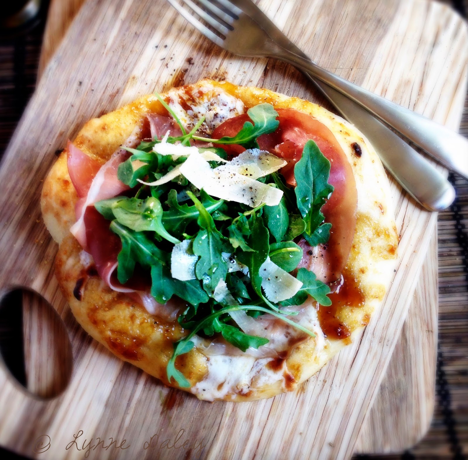 Cafe Lynnylu Prosciutto Fig Pizza with Arugula