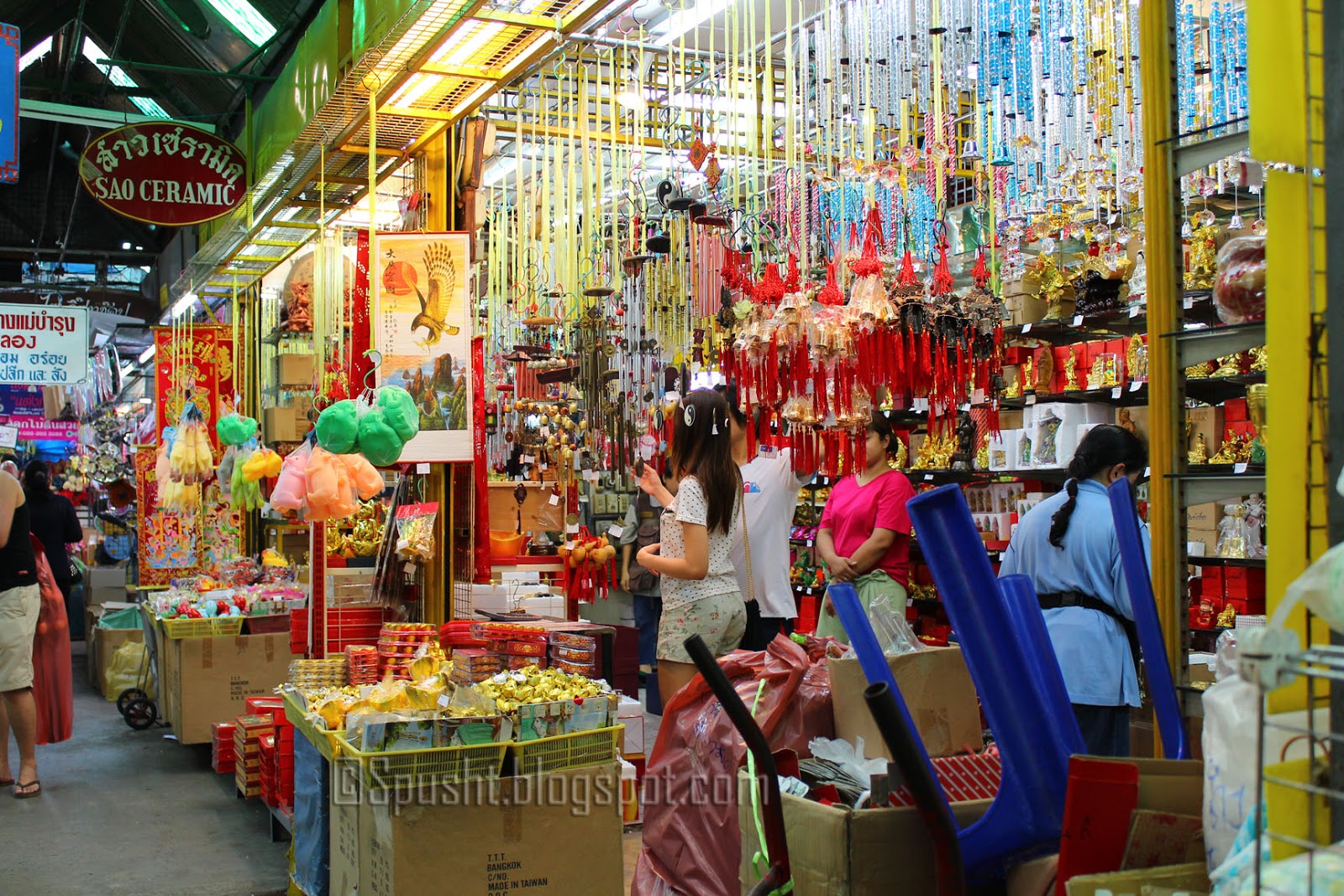 shopping+in+thailand+jj+market+bangkok.jpg