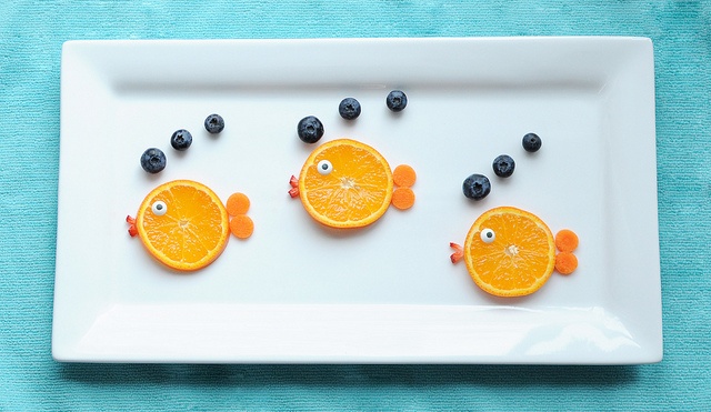 Resultado de imagem para comida divertida com frutas