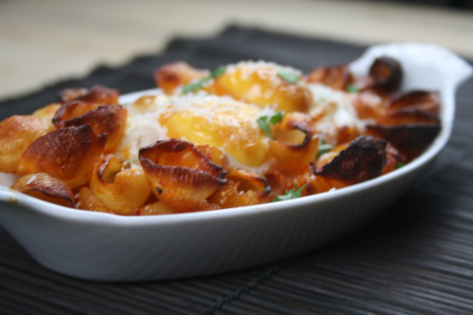 Baked Eggs in Spicy Crunchy Pasta