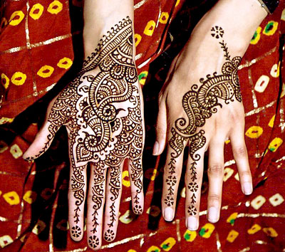 Furthermore Arabic mehndi designs for hands include various large shapes 