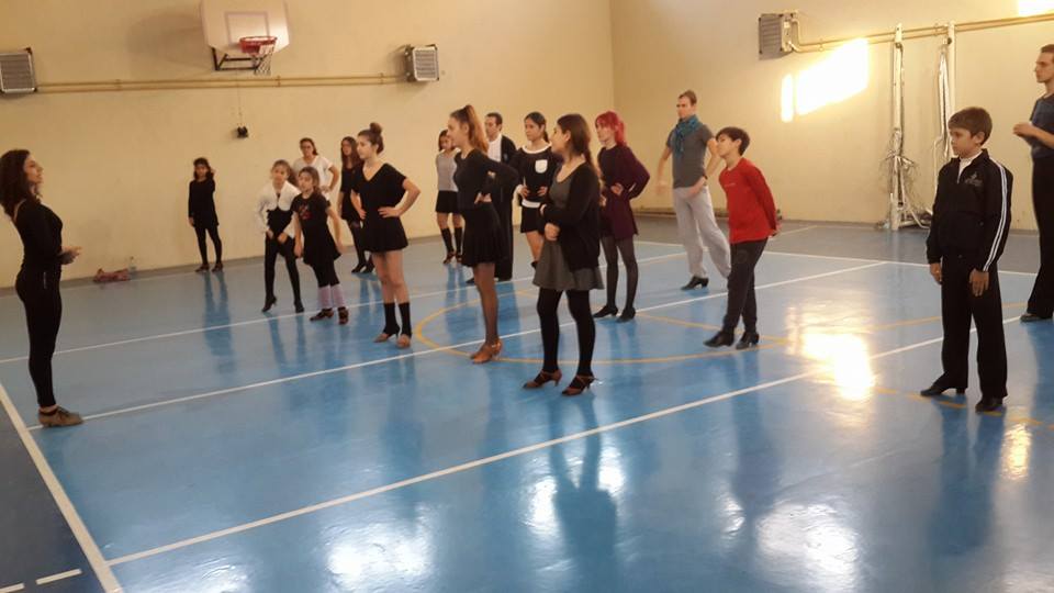 Izmir Dans Atolyesi Ida 2 Kis Kampi Guzel Izmir In Caliskan Cocuklari Dans Ediyor