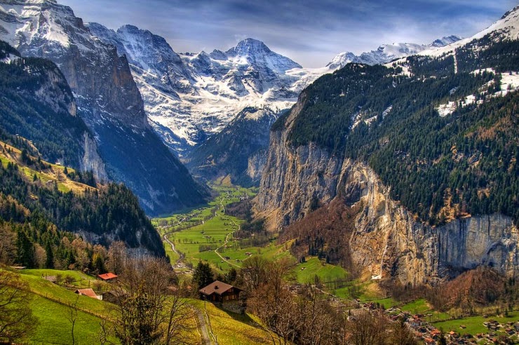 Amazing Landscapes and All Year Round Activities at Oeschinen Lake, Switzerland Amazing Landscapes and All Year Round Activities at Oeschinen Lake, Switzerland