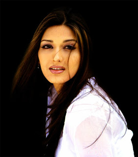 Sonali bendre popular Indian hot and sexy Actress photos