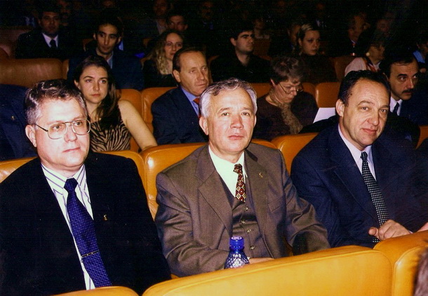 București, octombrie 2003. La Consiliul Național de Coordonare al Partidului Democrat.