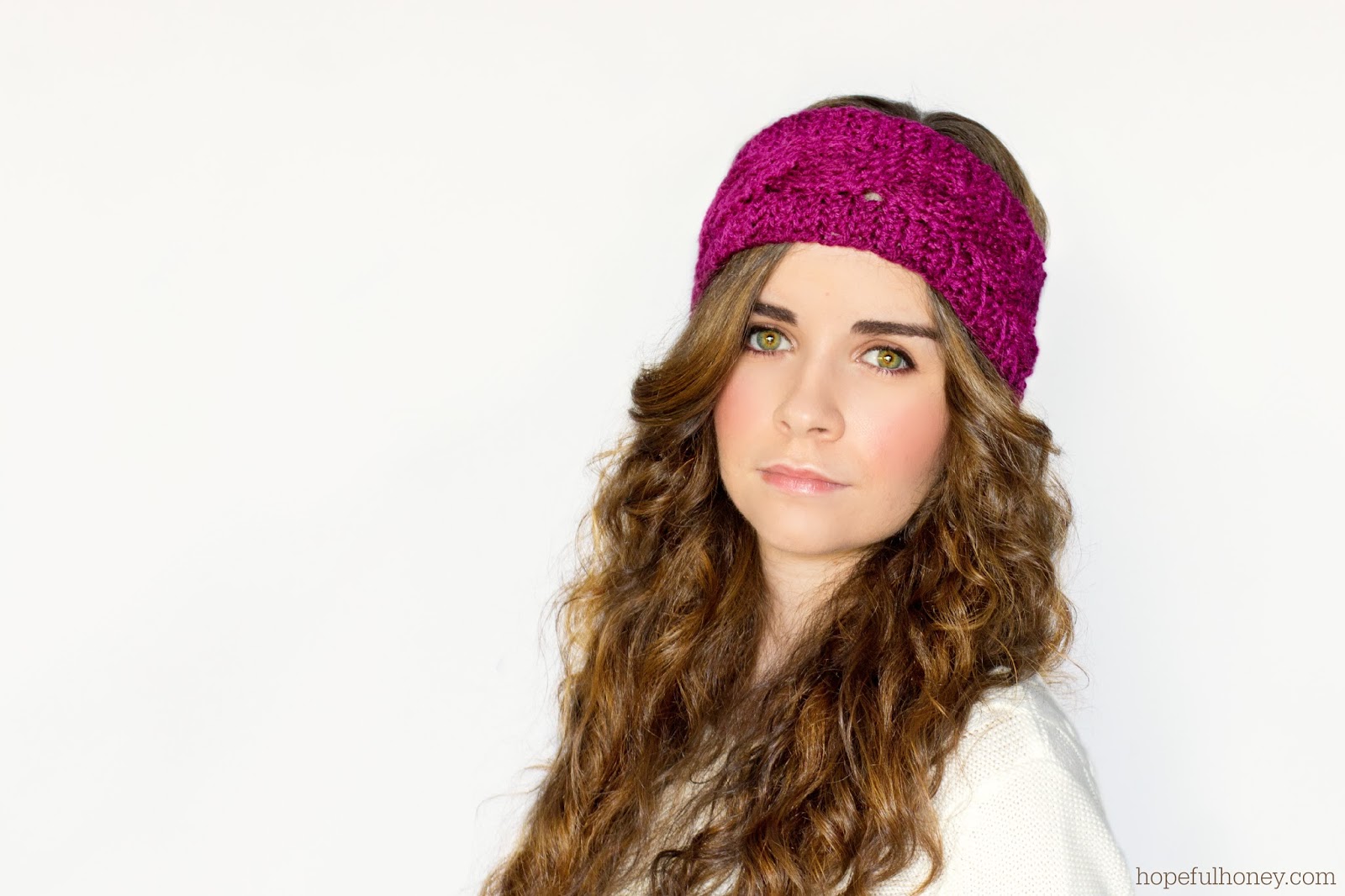 http://1.bp.blogspot.com/-9eAQESZ7e8Y/U03iZ_aym9I/AAAAAAAAIsg/75sxL8fg8pk/s1600/Cabled+Earwarmer+Crochet+Pattern+5.jpg