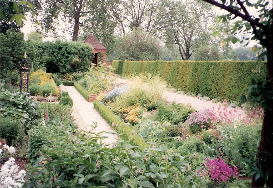 Summit Musings: English Gardens Travelogue - In and Around London