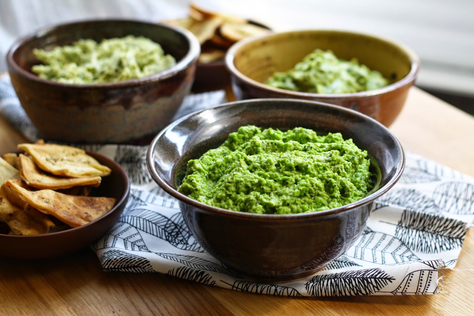 Sevengrams SPRING PEA + MINT DIP WITH ZA'ATAR PITA CHIPS (AND A DIP