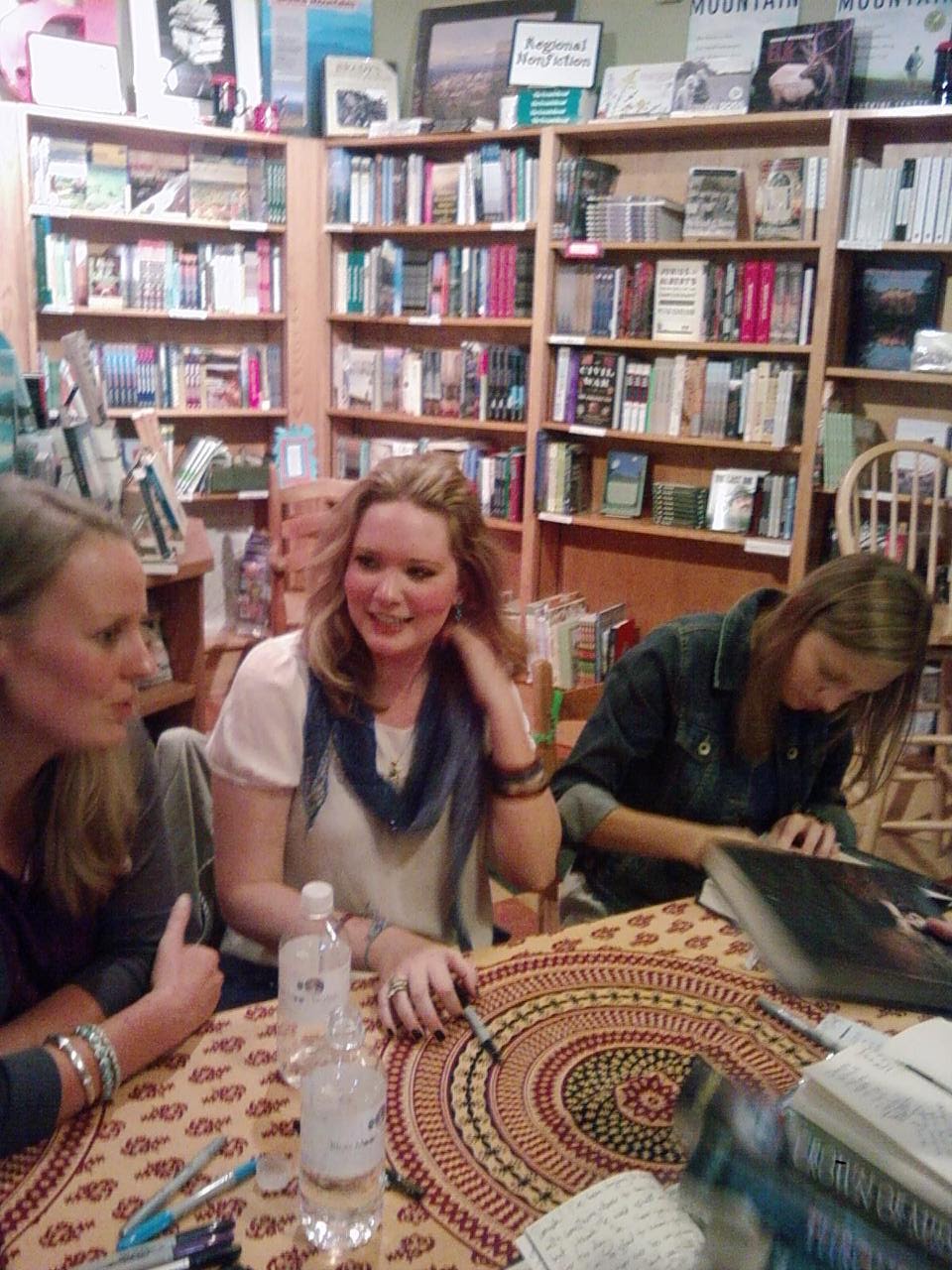 BURIED IN BOOKS Bookish Things, Book Signings (pictures) and...