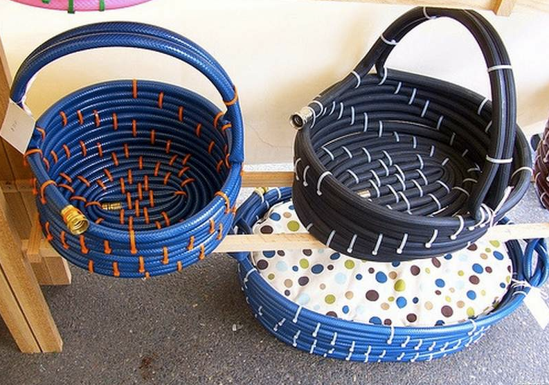 Upcycle Us Upcycling garden hose into baskets