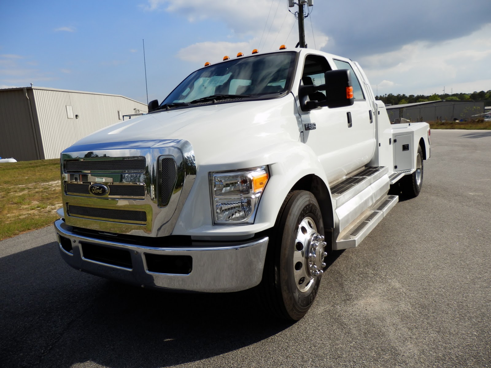 F650 Super Trucks Western Hauler Style Bed F650 Super Trucks