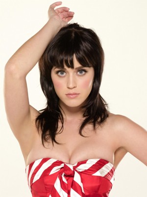 Zooey Deschanel Biography and latest photo gallery