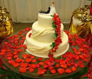 bolos-de-casamento-com-flores-na-decoraçao