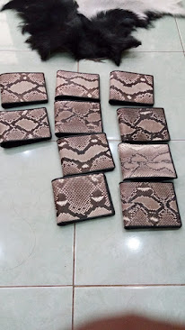 ANEKA DOMPET PRIA KULIT PHYTON