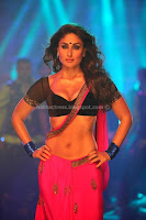 Kareena kapoor hot navel and cleavage show in movie heroine