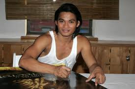 if u want to know this is my idol TONY JAA from THAILAND...i love him