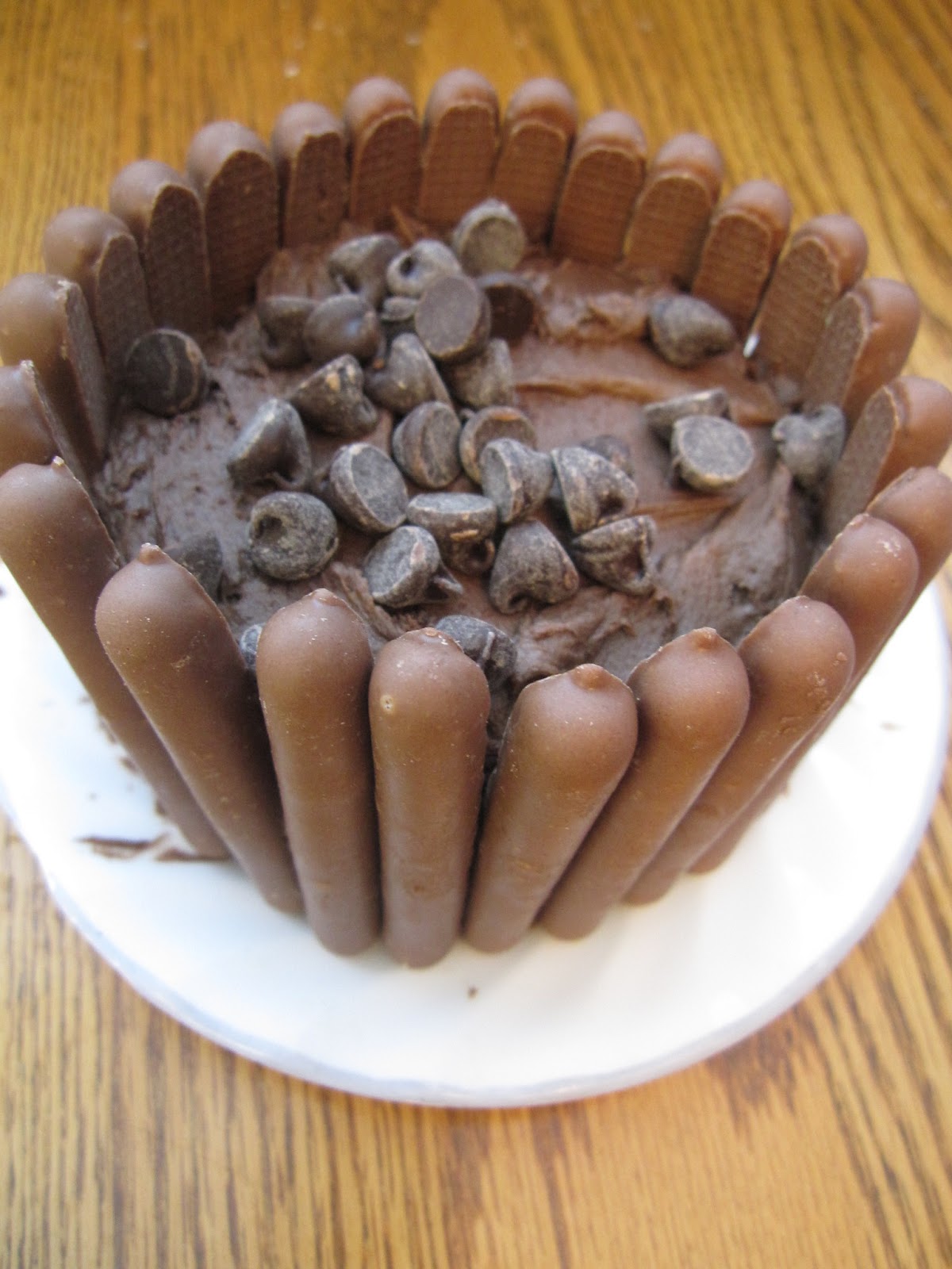 Mini Chocolate Fingers Layer Cake