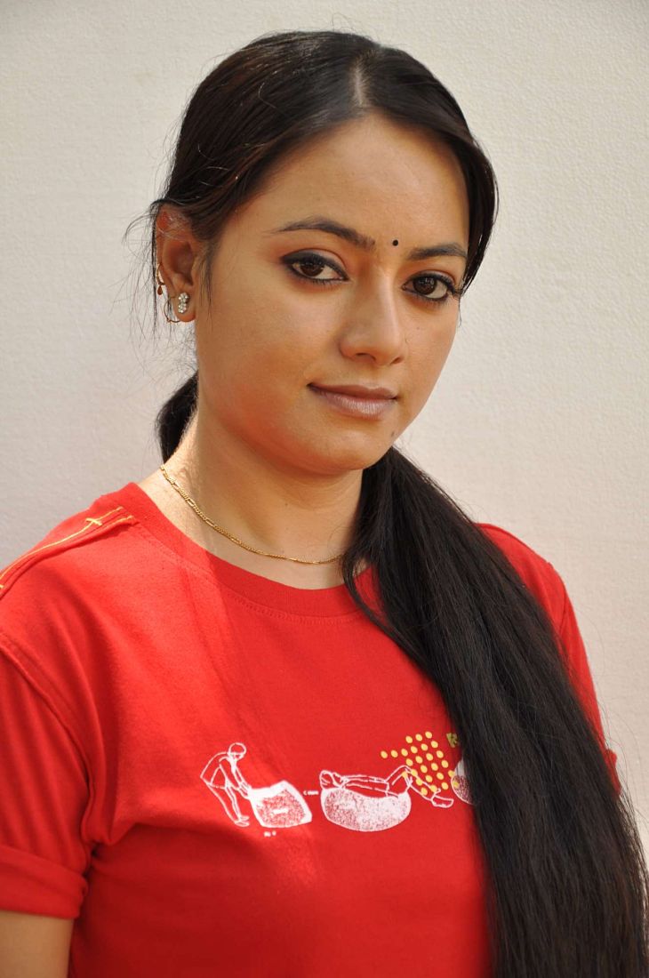 Siruvani-Heroine-Aishwari-Stills