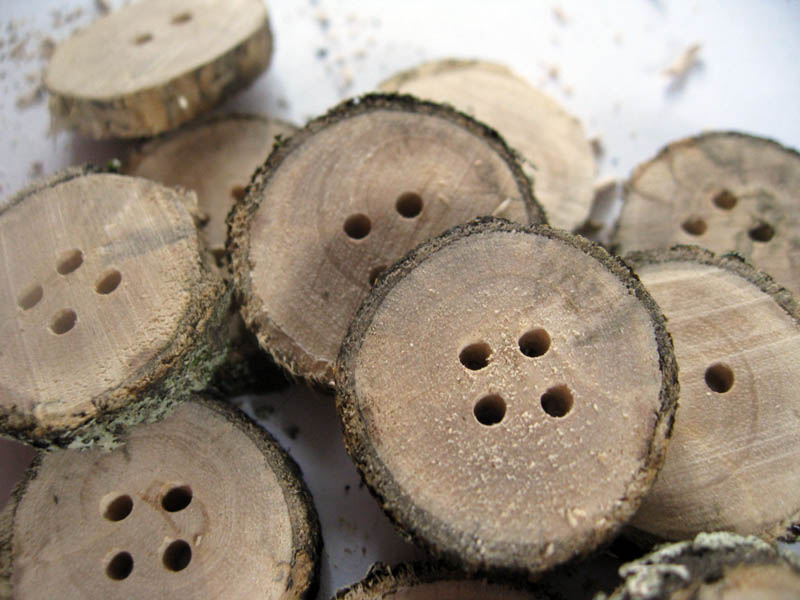 Big Little: Handmade Wooden Button Tutorial