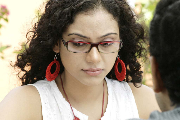 Tamil Song Lyrics Ulaginil Miga Uyaram Lyrics Naan Song Lyrics tamil song lyrics blogger