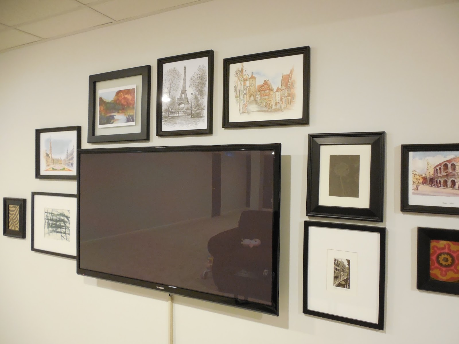 Creating a Gallery Wall Around Your TV