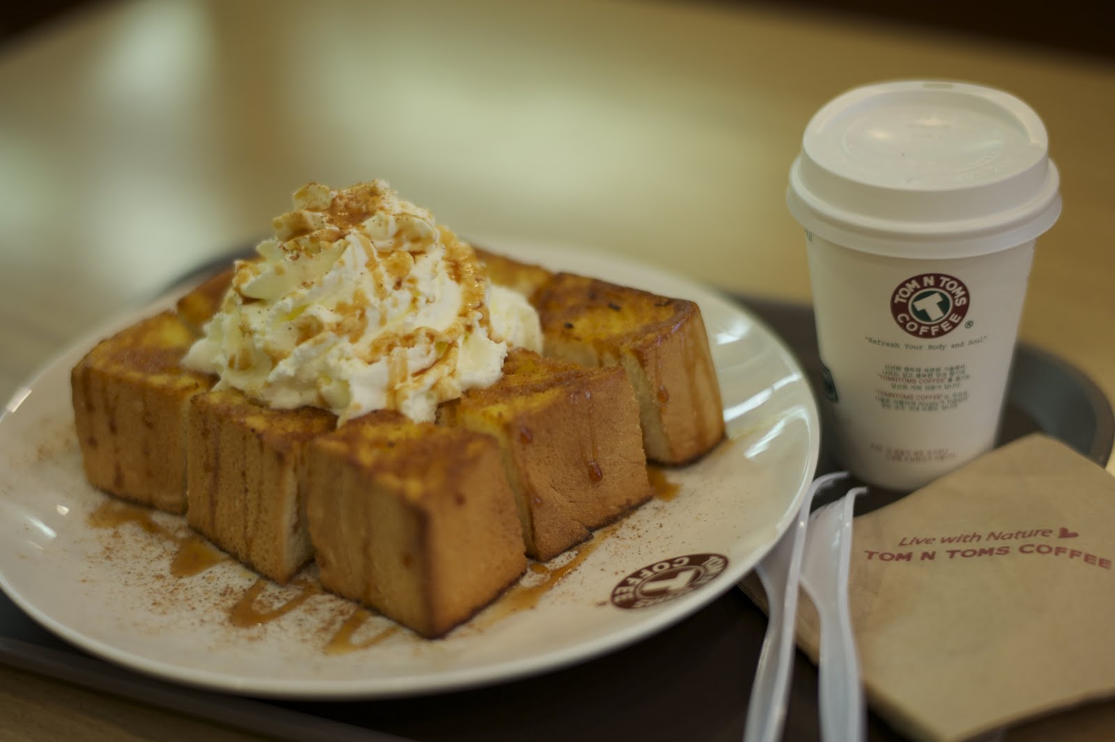 Tom N Toms Coffee Bangkok GlobalGoodFood