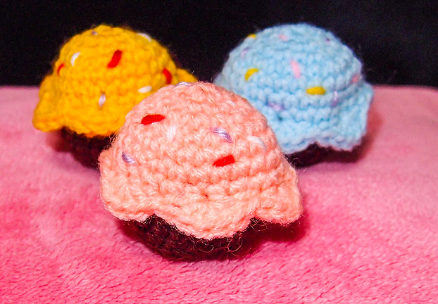 crocheted cupcakes amigurumi