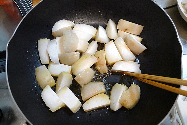 おっさんひとり飯 旧サイト 炒め煮にすると手軽にできる スルメイカと里芋の炒め煮