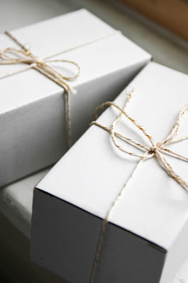 cute eco friendly gift wrapping for the Christmas holidays