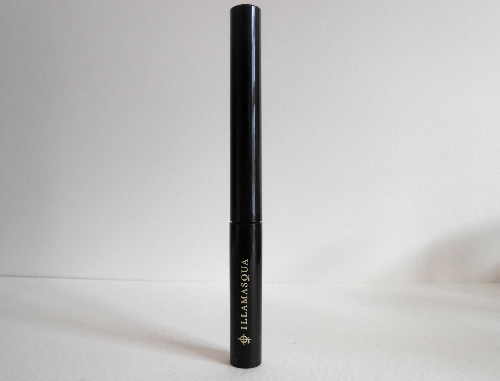 Peachy Curves Review Illamasqua Precision Ink in Havoc