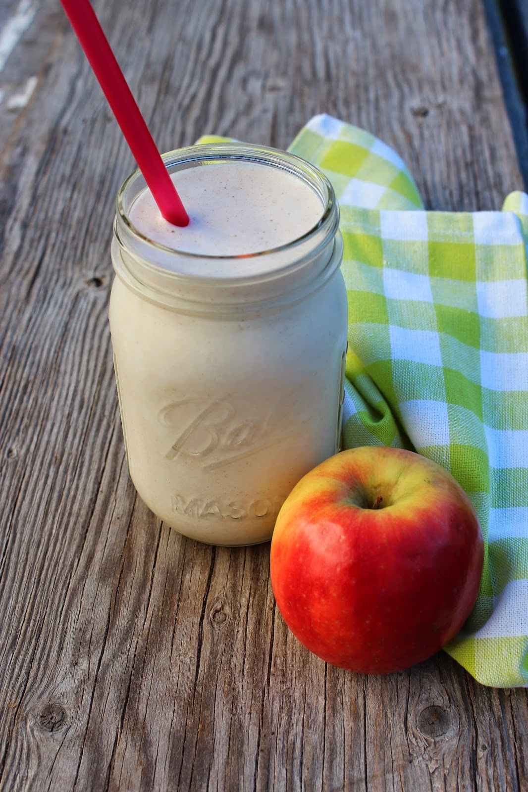 Apple Pie a la Mode Protein Smoothie