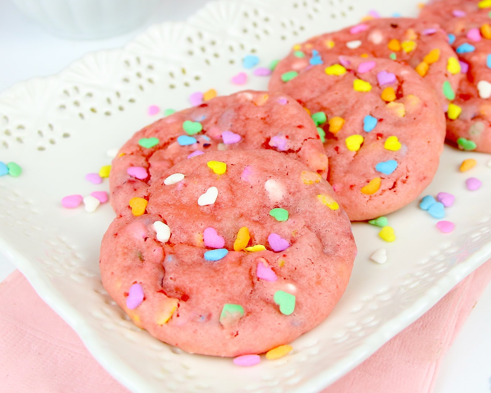 {VIDEO} Strawberry Confetti Cake Mix Cookies The Lindsay Ann