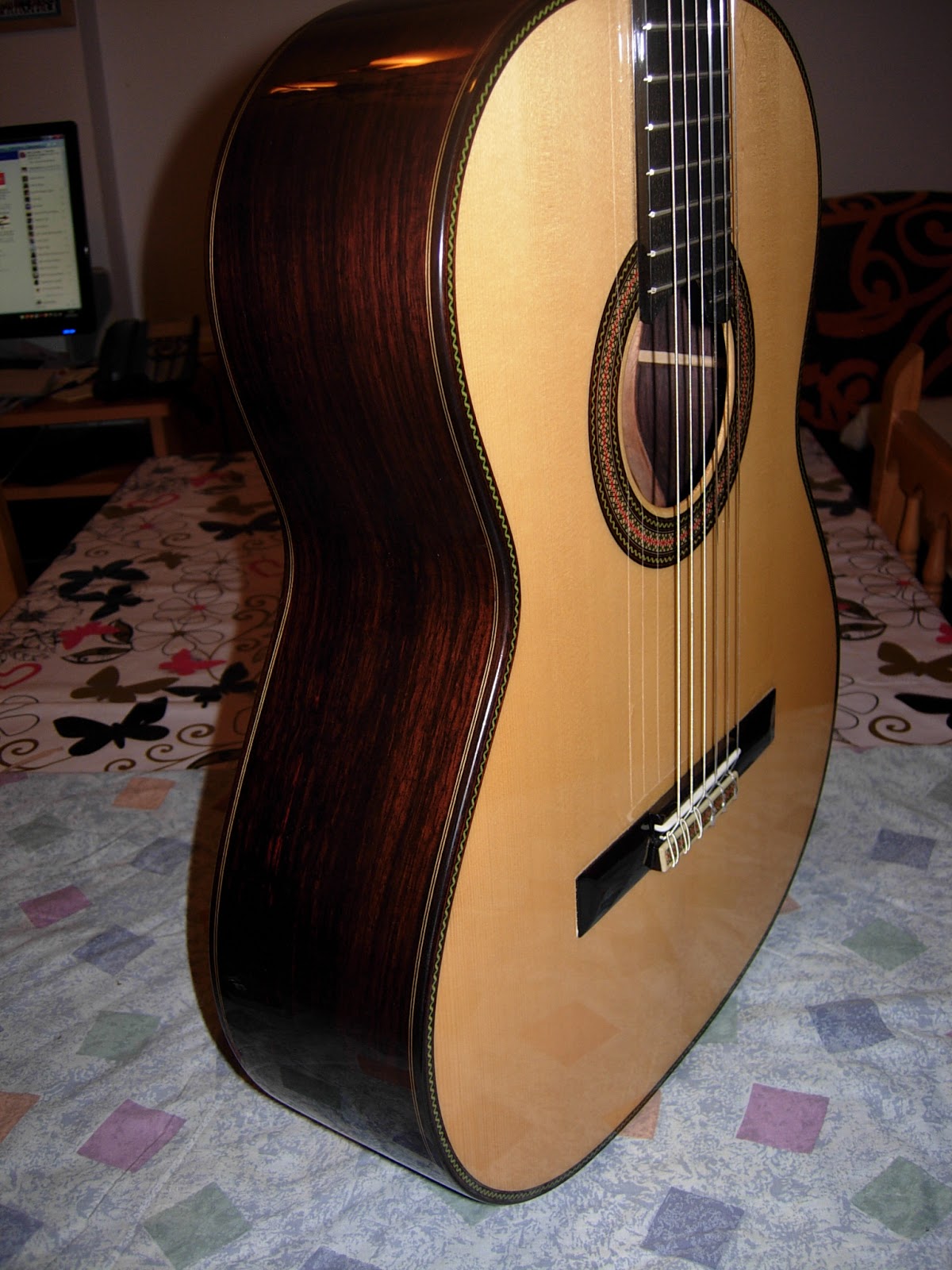 INSTRUMENTOS PACO CASTILLO (MÉXICO) clau_aguilar99@yahoo.es: GUITARRA  MODELO 205