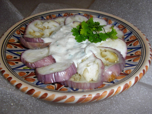 Berenjenas Al Vapor Con Salsa De Yogurt Griega
