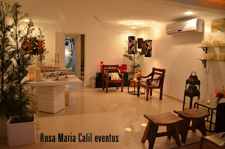 móveis brancos, móveis rústicos, velas, atelier Rosa Maria Calil, bancos madeira, lampião ferro