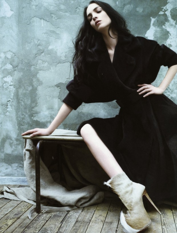 Carla Blog Vogue Korea November 2011 Editorial Mariacarla Boscono Ph Rafael Stahelin Stylist Ye Young Kim