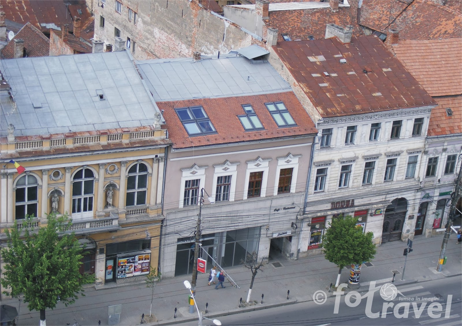 Foto travel Piața Unirii din ClujNapoca (2) clădirile de pe latura