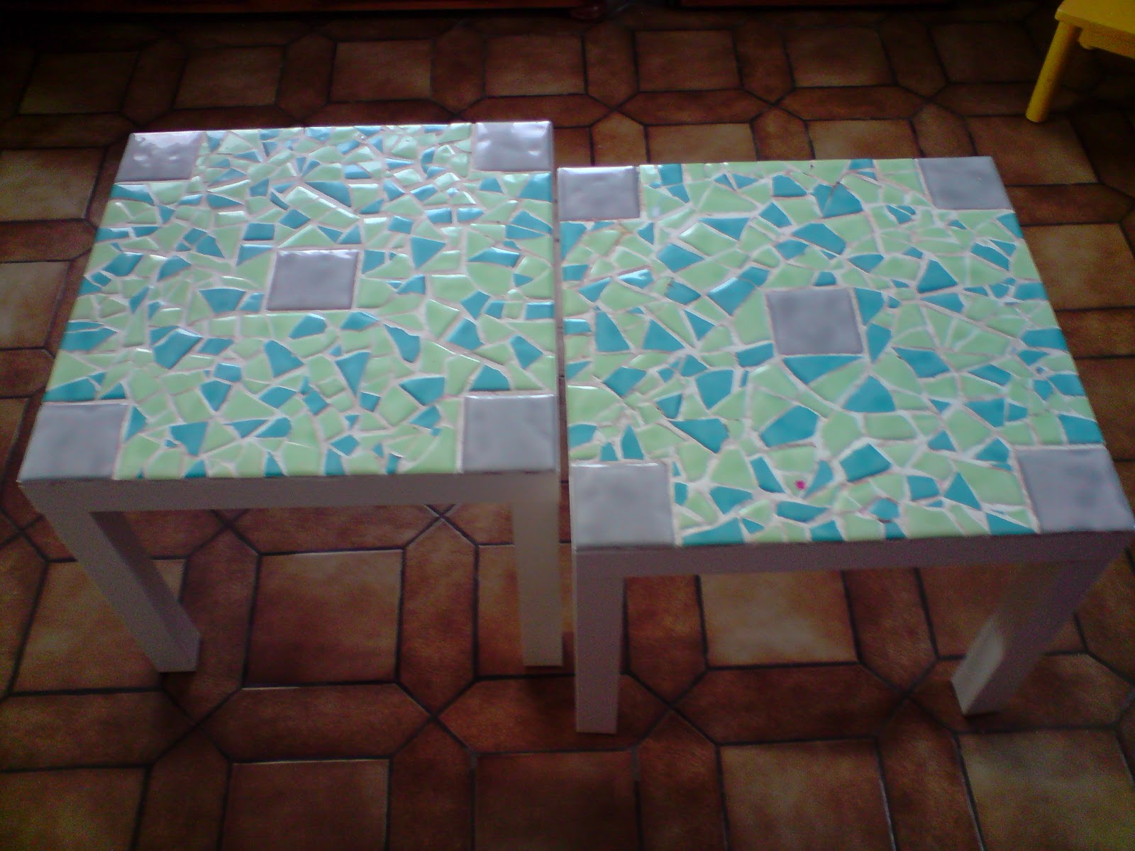 62690 idées et créas Table basse IKEA customisée