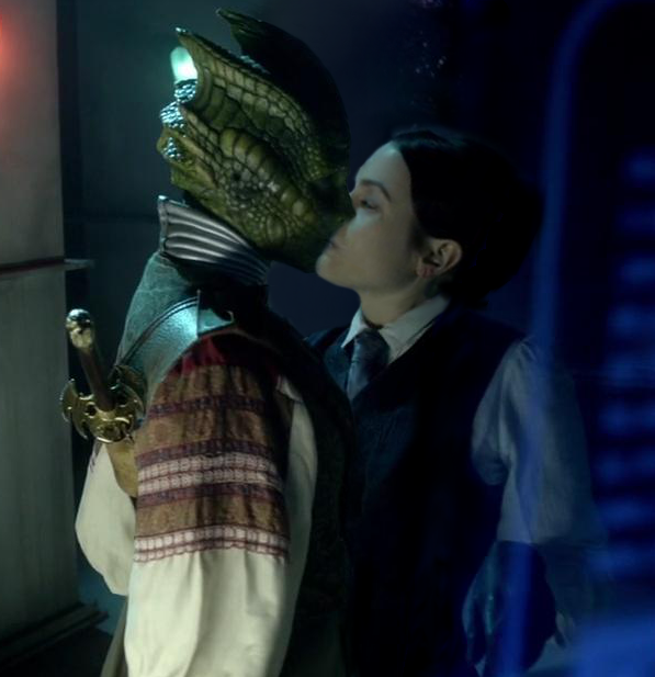 vastra_and_jenny_kiss_by_dragoon23-d67gkv9.png