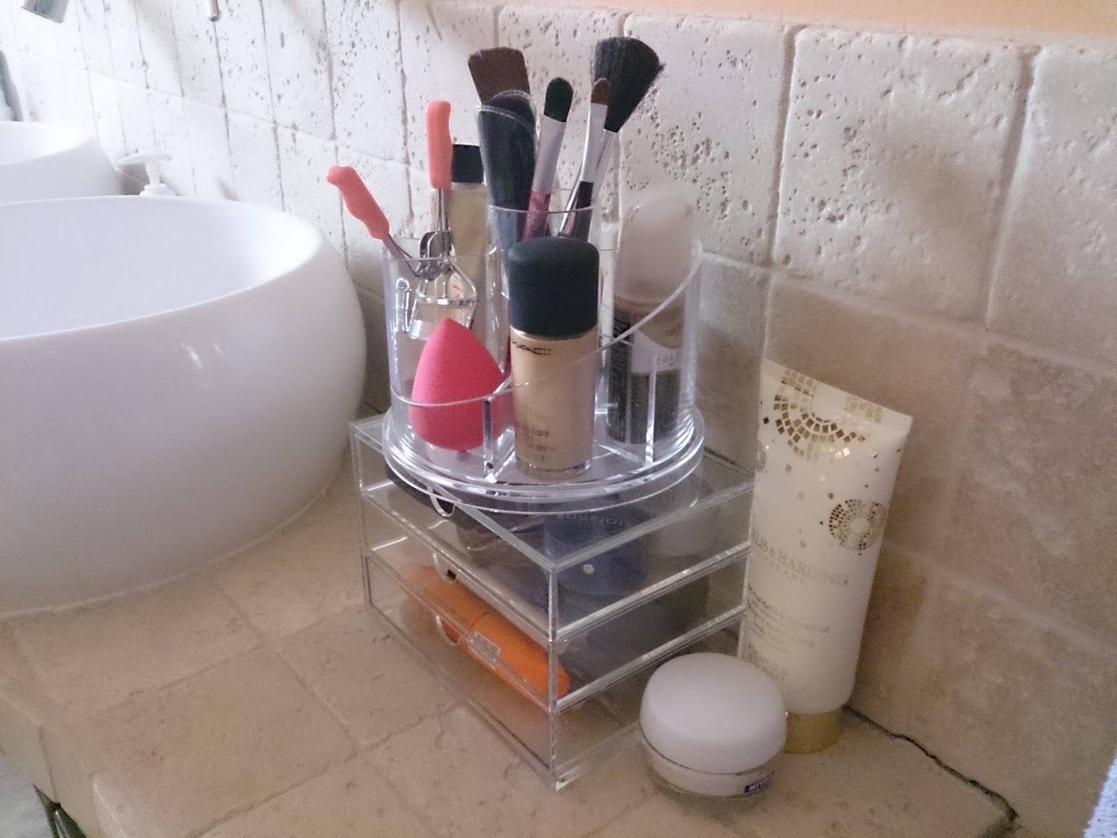 Robin Sparkles Blog Makeup and brush storage clear acrylic drawers