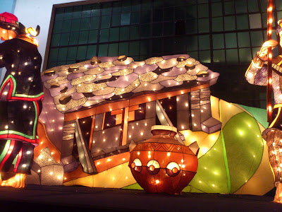 中央艺术坊- 中秋花灯（美丽的灯笼）  那天经过Central Market 中央艺术坊，看到好美的大型灯笼。 拍下来分享。
