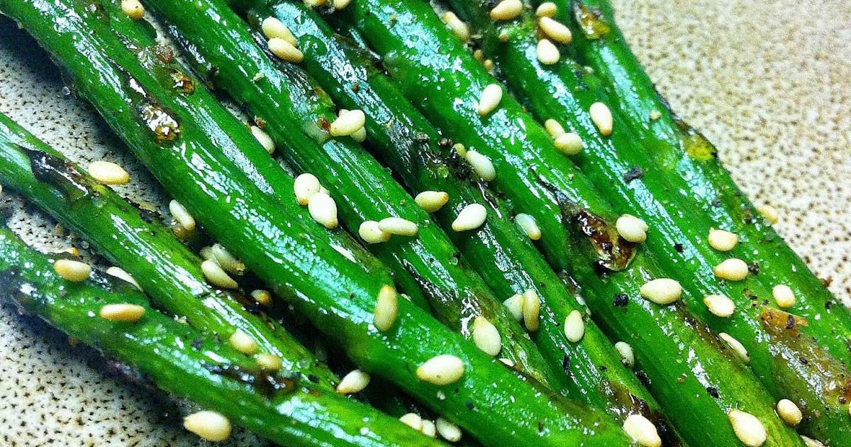 Mindful Matters Grilled Asparagus with toasted sesame seeds