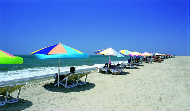 Beautiful Place Of Bangladesh: Cox's Bazar the largest sea beach in the world