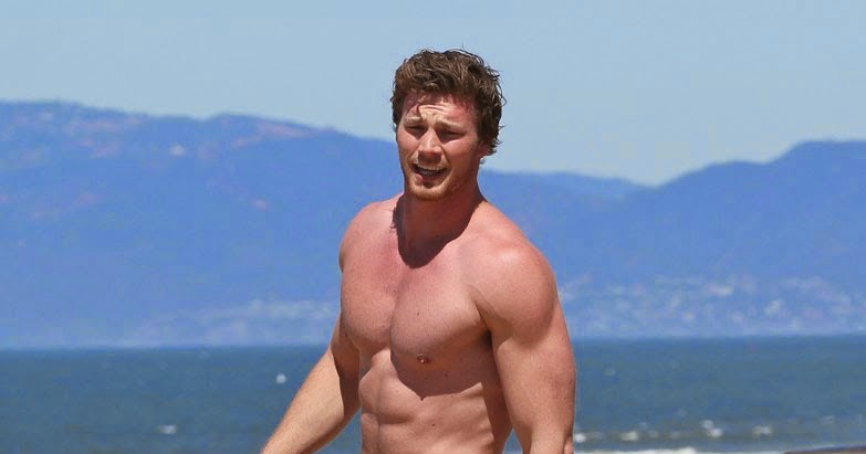 Straight Jock Feet: Baby Daddy STUD Derek Theler's hot masculine feet!