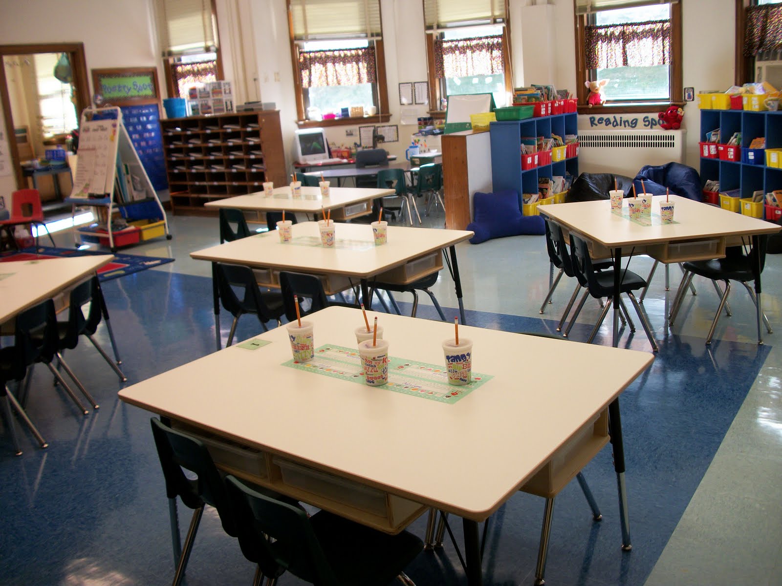 Spotlight on Kindergarten Desks vs. Tables